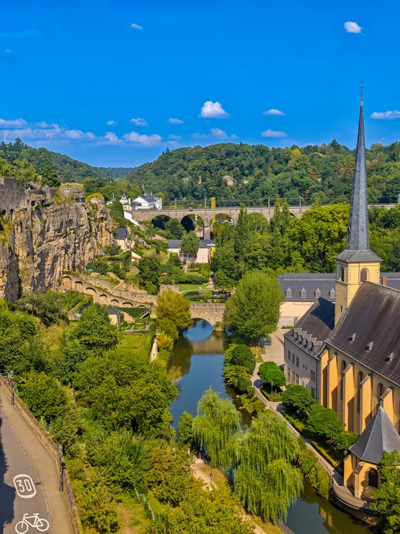 Chemin de la Corniche and the Grund