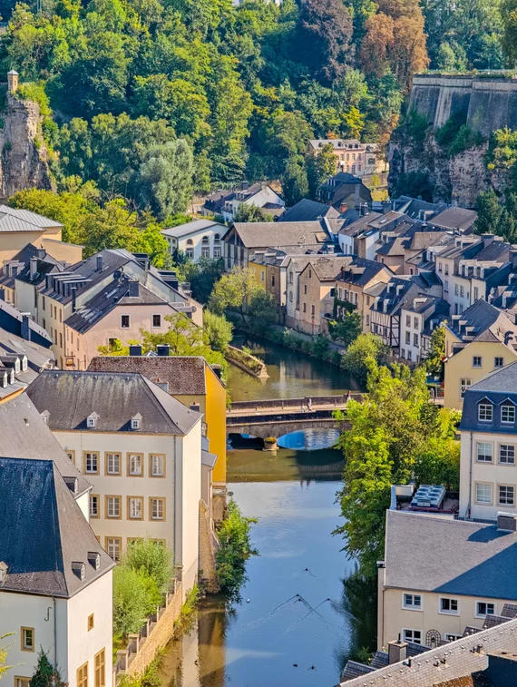 Grund river and houses