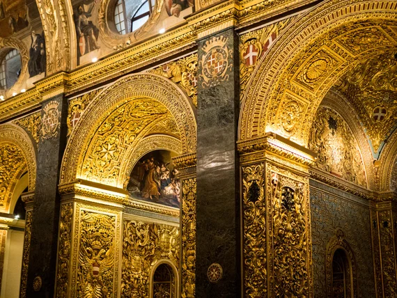 Gilded arch soffits and lunette paintings