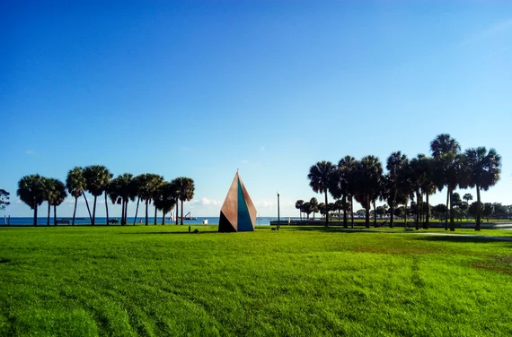 Downtown St. Petersburg street scene