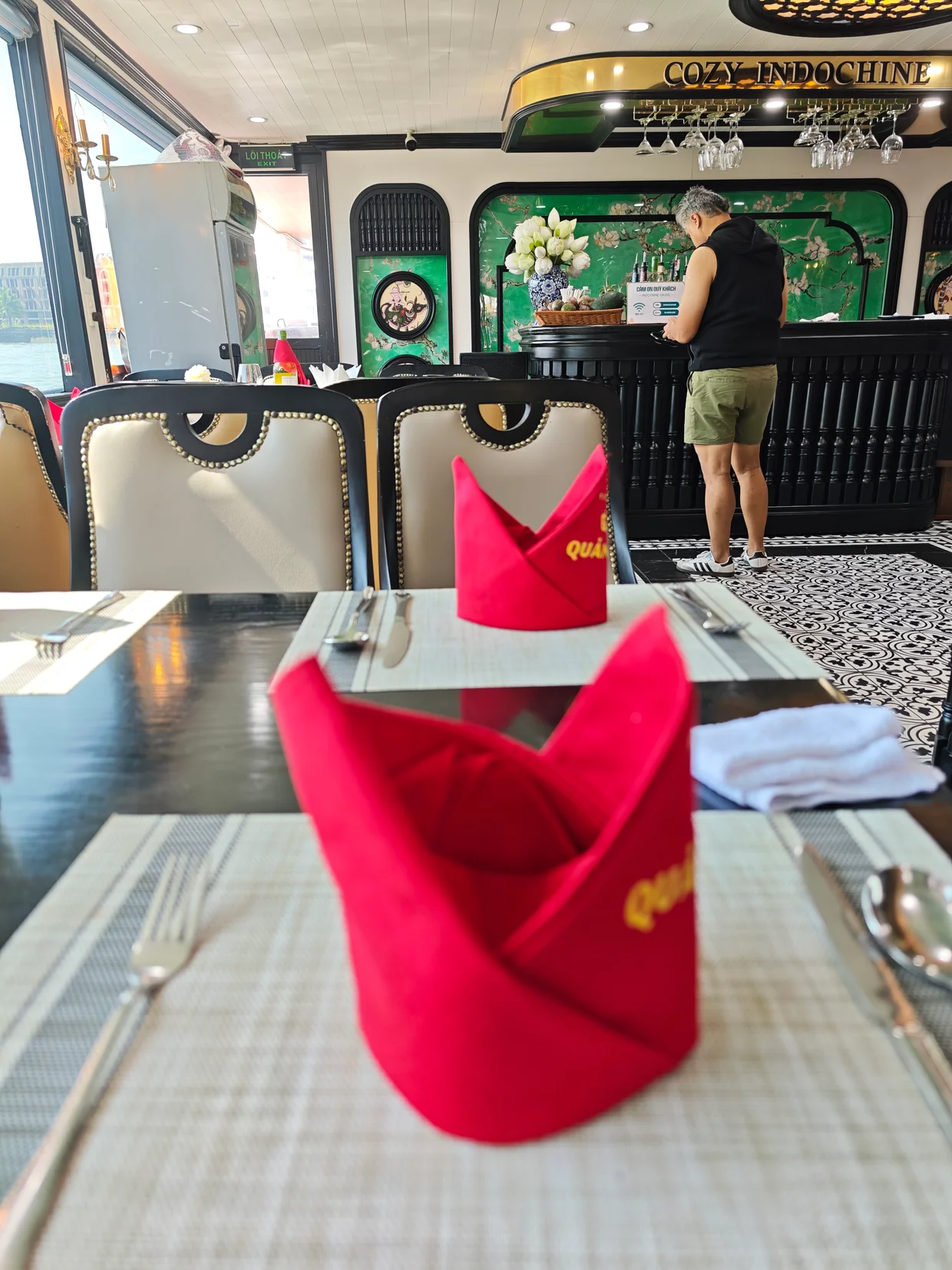 Ha Long Bay life on boat