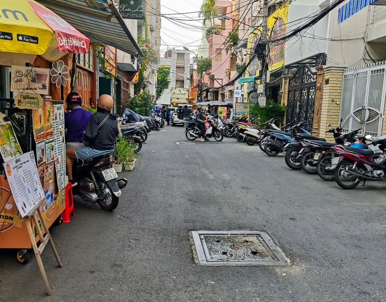 A typical alley in Ho Chi Minh City